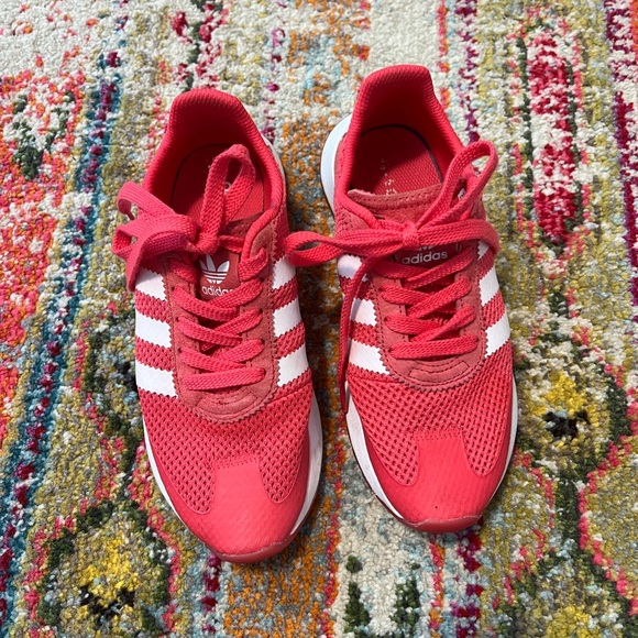 Red Adidas sneakers with pop of suede detail, size 5.5. GUC, worn a few times. - Picture 3 of 5